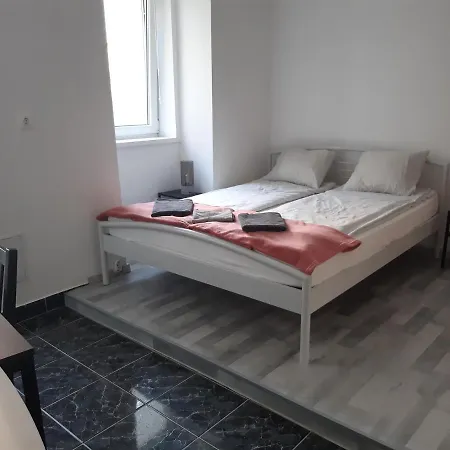 Apartament Small At Corvin Negyed Budapesta